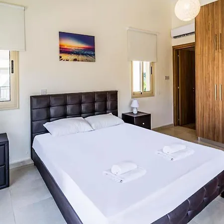 In Sleeps 6 Includes Swimming Pool Air Con And Wifi 9 Villa *